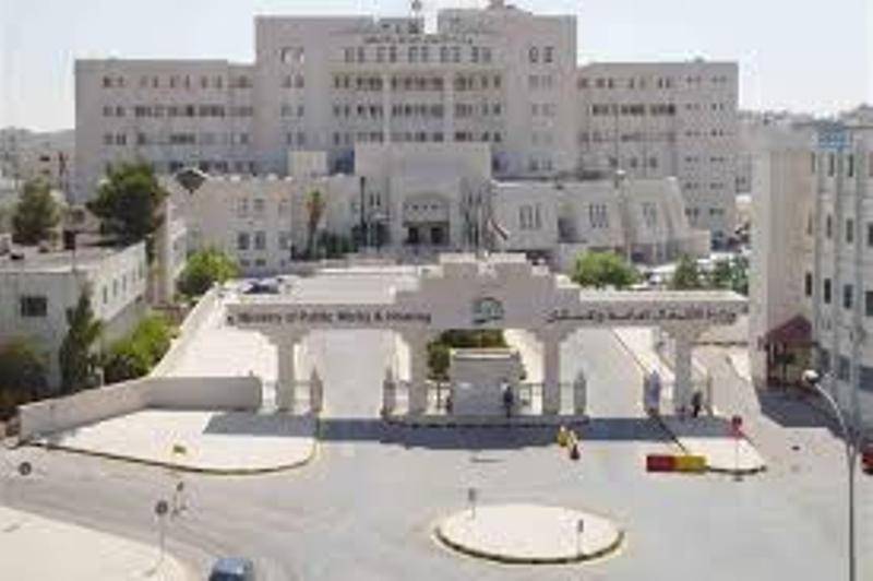 الأشغال تنفي اخلاء مبناها جراء اصابة موظف بالكورونا