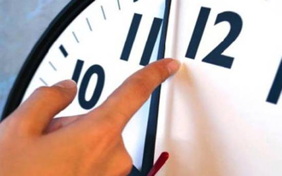 الادارة المحلية تقرر تعديل دوام موظفي البلديات