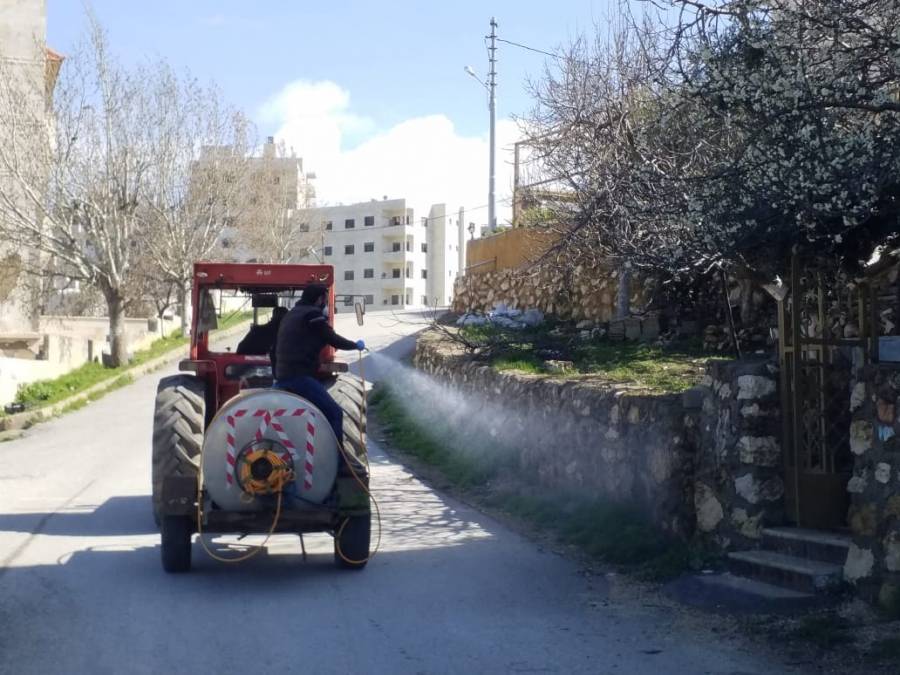 بلدية السلط تكثف إجراءات الوقاية من فيروس كورونا