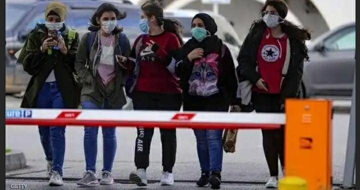 أسبوعان من العزلة عن العالم الخارجي في لبنان