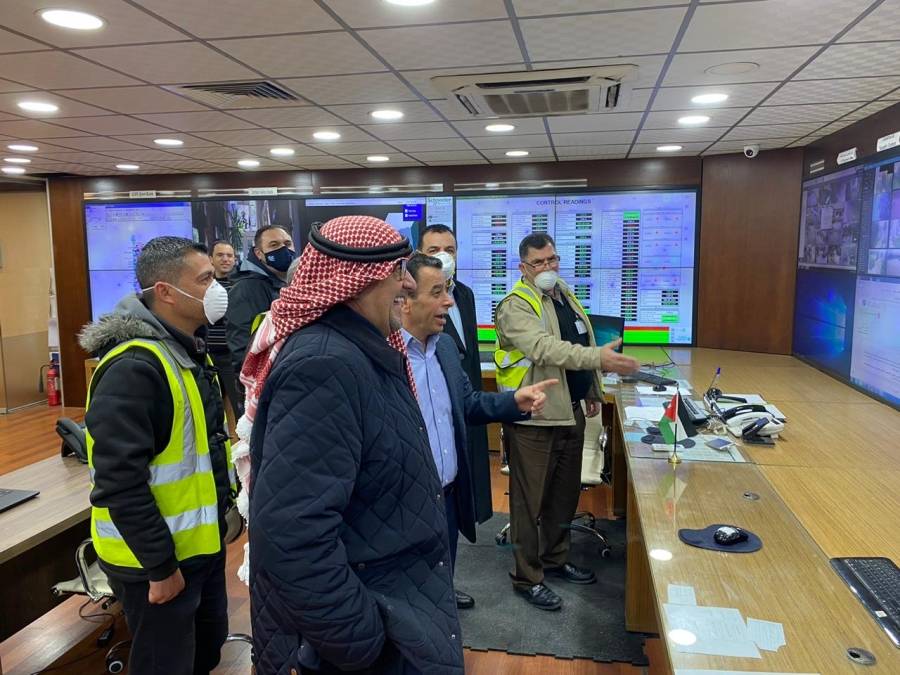 وزير المياه والري يتفقد إجراءات قطاع المياه عبر التواصل الإلكتروني عن بعد... صور