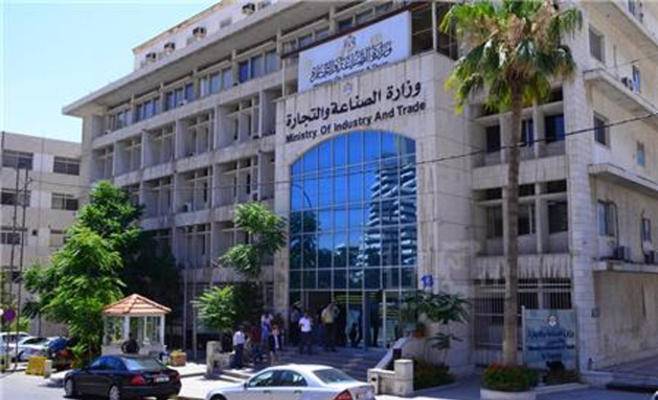وزارة الصناعة تواصل متابعة الاسواق وتتلقى 400 شكوى