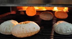 نقيب المخابز: تمديد عمل المخابز حتى العاشرة ليلا