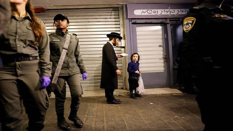 إسرائيل تحجر على 200 طالب عادوا من الأردن
