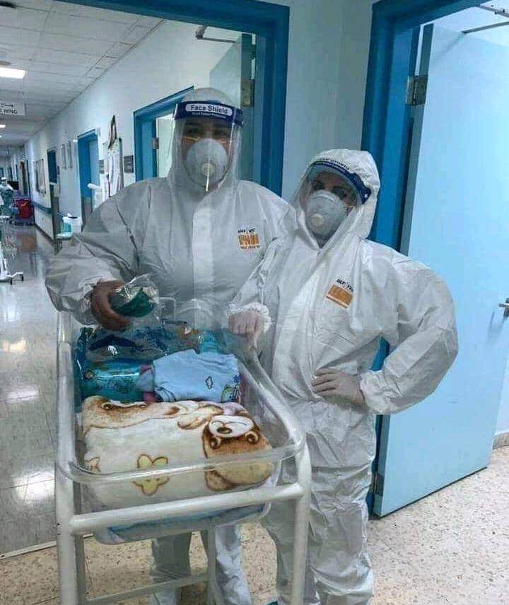 الملك والملكة يهاتفان مصابة بكورونا وطبيبتها بعد نجاح عملية قيصرية لها..فيديو