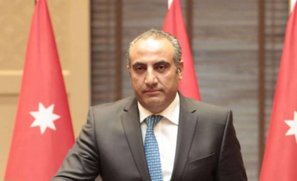 امين عمان يطالب بآلية لمنع الاكتظاظ بالسوق المركزي