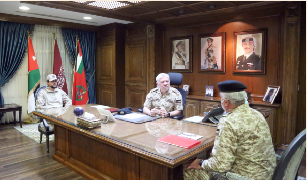 الملك: نشامى الجيش العربي هم درع الوطن وسياجه المنيع