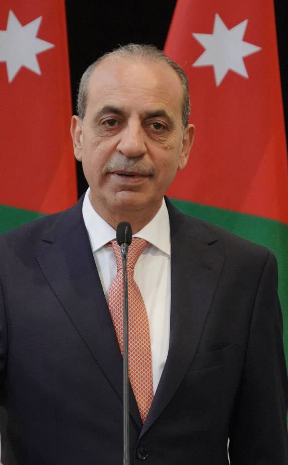 وزير الإدارة المحلية: البلديات مستمرة بتنفيذ خطتها لتعقيم المناطق كافة