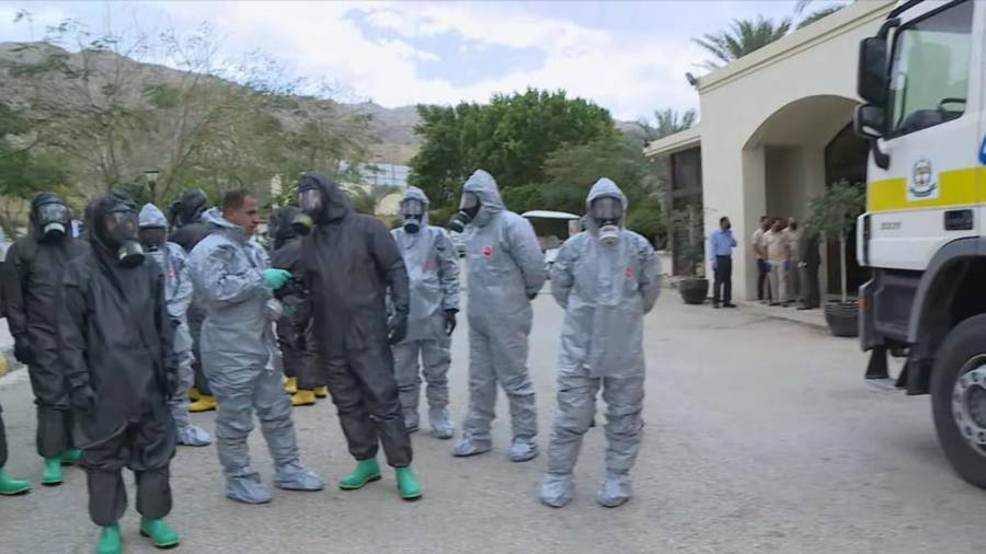 فرق الدفاع المدني تبدأ عمليات تعقيم لفنادق البحر الميت