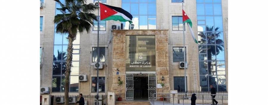 اتحاد العمال يدعو لعقد اجتماع طارئ للجنة الثلاثية