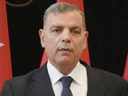 وزير الصحة: 1400 فحص تقوم بها 8 فتيات، وأرجو الالتزام، فهنالك خطر كبير يتهددنا، ويجب أن نقف جميعاً ونمنع أي شخص يهدد حياتنا ووطننا