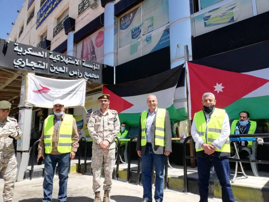 الضمان توزّع (24) ألف كوبون شراء مدفوع لعمال المياومة من أصل (60) ألفاً ضمن مرحلتها الأولى.. صور