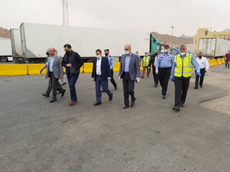 خالد سيف: منظومتا الشحن البري والبحري والموانئ تسير حسب الخطط.