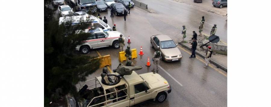 الامن: ضبط ٥٥١ مركبة و١٠٤٨ شخصاً خالفوا اوامر الحظر والتنقل