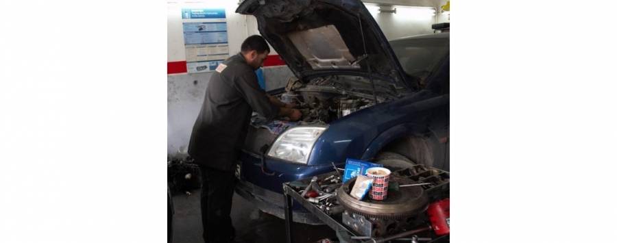 مطالبة بالسماح لمراكز صيانة المركبات وقطاع الغيار بفتح أبوابها