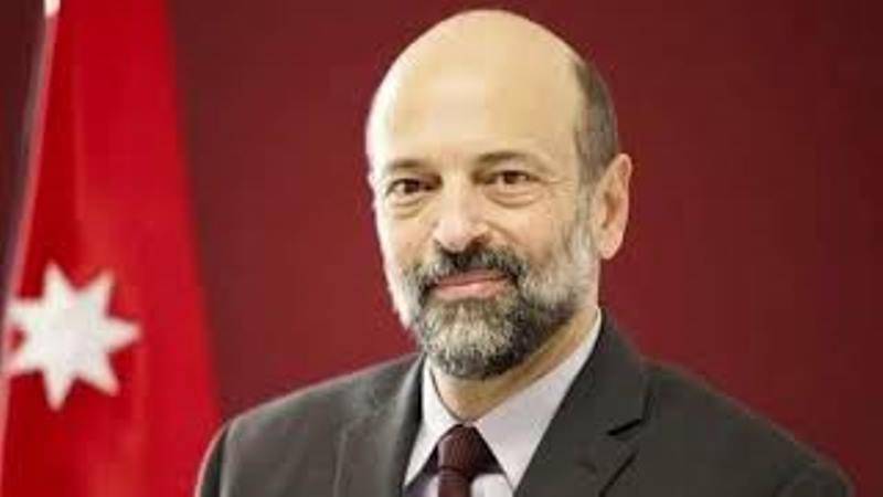 الرزاز للعاملين بالقطاع الطبي : أنتم خط الدفاع الأول فتحية لكم (فيديو)