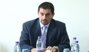 وزير الصناعة: سيتم استئناف بيع الخبز الصغير وفتح المزيد من القطاعات التجارية والصناعية