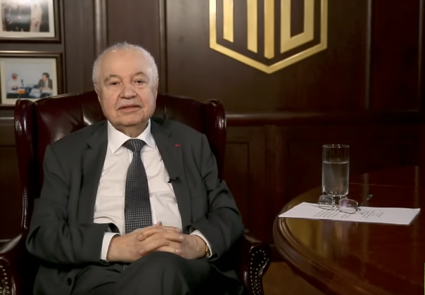 أبو غزالة: السوشيل ميديا خطرة