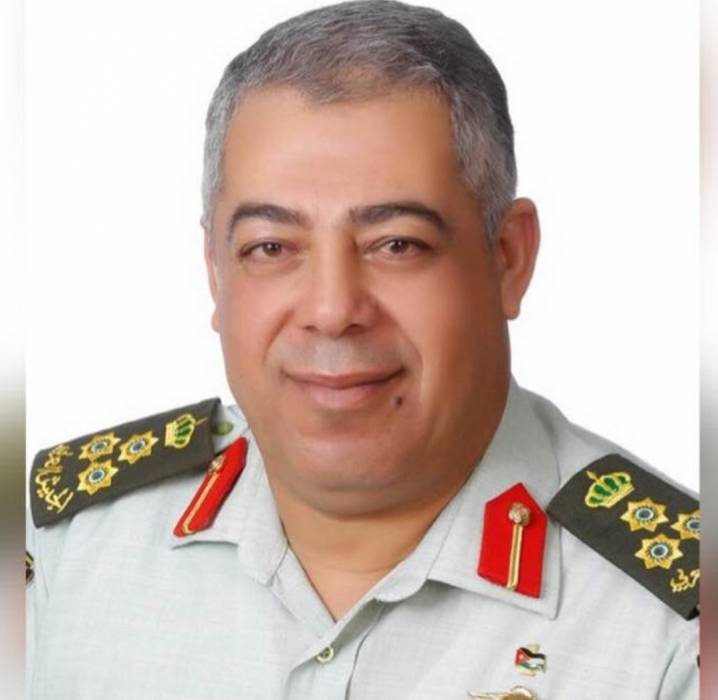 العامري يكتب نفخر ونباهي الدنيا بقائدنا