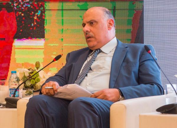 الناصر: على الموظفين القيام بأعمالهم عن بعد