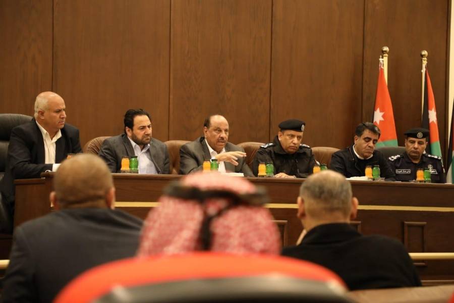 وزير الداخلية يرافقه مدير الامن العام يزوران اقليم البترا