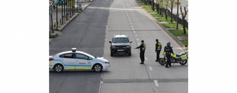 خلال ال ٢٤ ساعة الماضية ضبط ٤٢٢ مركبة و ٨٦٥ شخصا خرقوا اوامر الحظر  .