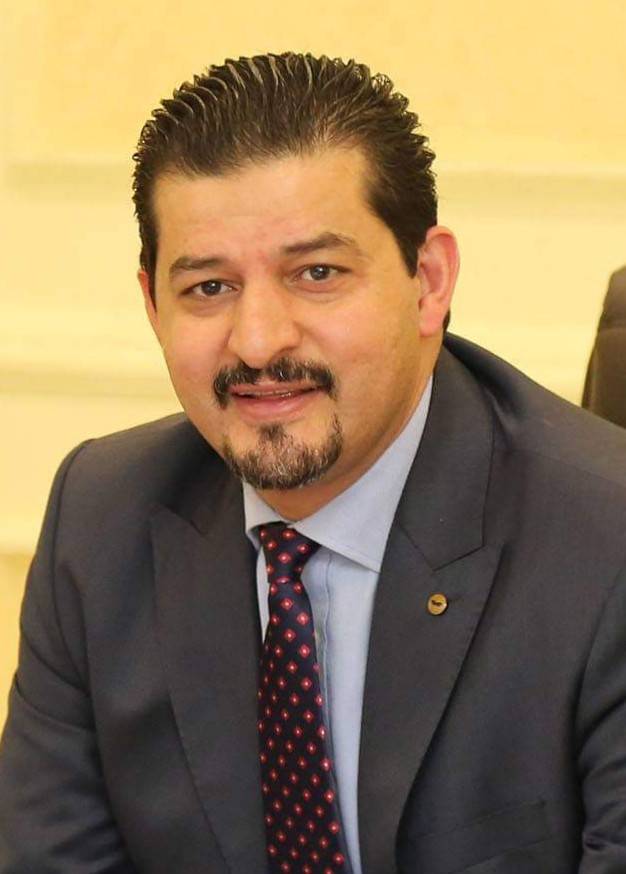 شباب في غرفة الإنعاش