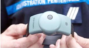 السوار الالكتروني لتطبيق الحجر المنزلي !