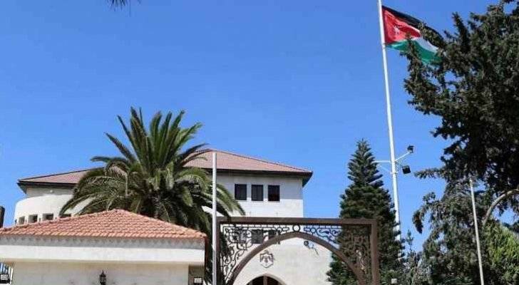 مجلس الوزراء يحيل عدد من الموظفين  إلى التقاعد والاستيداع  (أسماء)