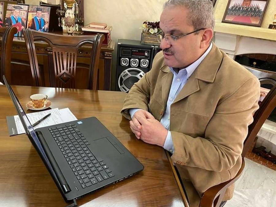 مناقشة رسالتي ماجستير في الإدارة التربوية والقانون بالتواصل عن بُعد في جامعة جدارا