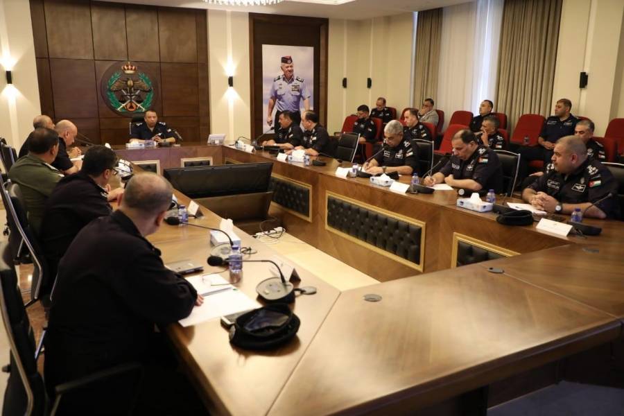 • اللواء الركن الحواتمة : جلالة الملك عبدالله الثاني، قاد الأردن لبناء نموذج حضاري ومشرق، وقف فيه الأردنيون صفاً واحداً.