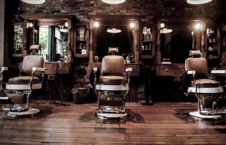 إيقاف 25 صالون حلاقة لمخالفتها الشروط الصحية في الزرقاء