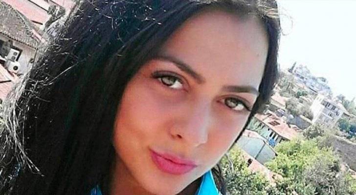 احتفالا برفع الإغلاق في تركيا .. نهاية مأساوية لفتاة بسبب صورة