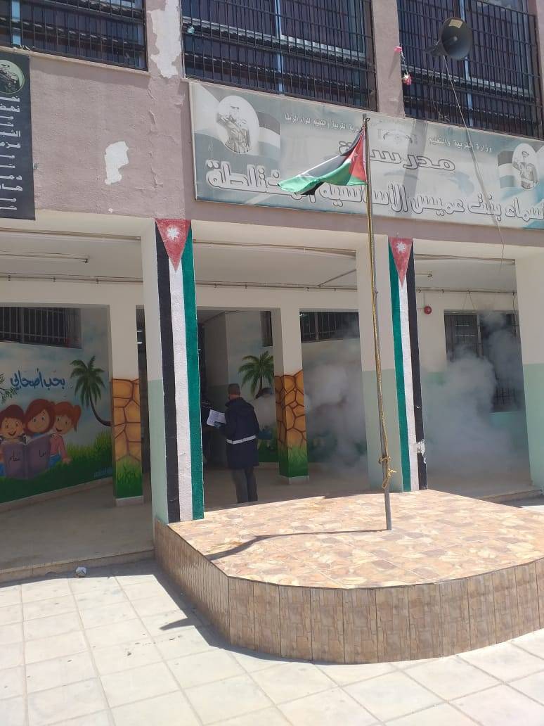 بلدية الرمثا الكبرى تطلق حملة لتعقيم مدارس الرمثا