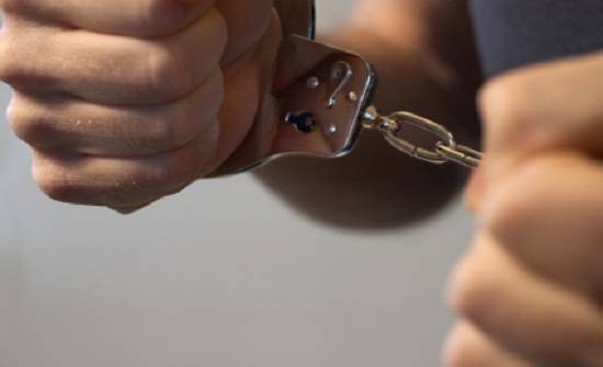 الزرقاء : رقص في الشارع اثناء الحظر الشامل والامن يلقي القبض على 9 منهم