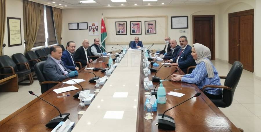 وزير الأشغال يبحث مع ممثلي قطاع الهندسة والمقاولات تطوير أسس إستئناف العمل