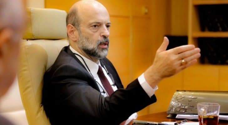 الرزاز: اتخاذ الإجراءات القانونية بحق المعتدين على رجال الأمن وإحالتهم للقضاء