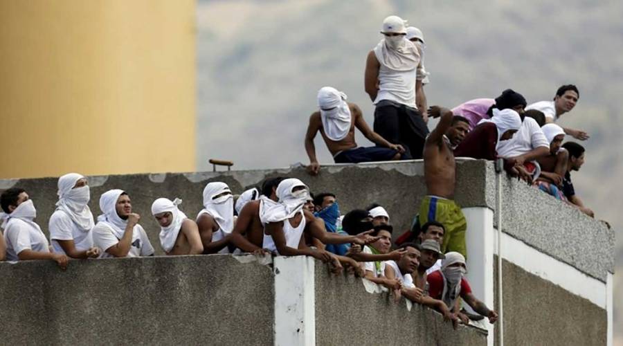 ارتفاع حصيلة أعمال الشغب داخل سجن في فنزويلا إلى 47 قتيلاً