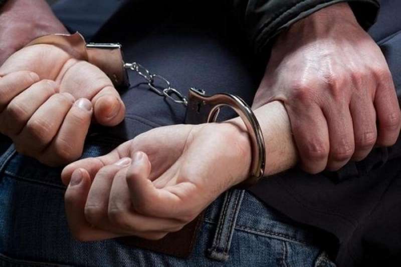 القبض على شخص حاول ايذاء رجل امن باداة حادة بعمان