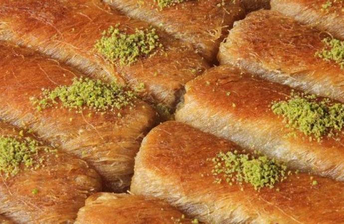 المطاعم والحلويات: لا قرار بتمديد العمل حتى التاسعة مساءً