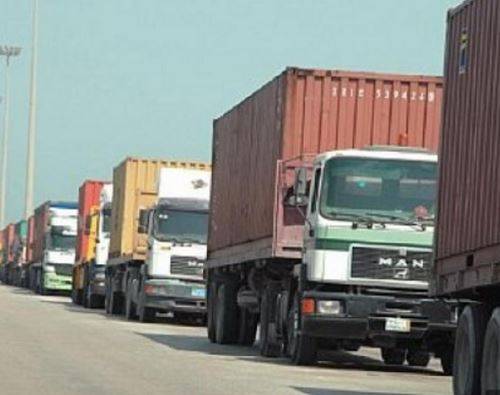 محافظ العقبة : لن نسمح بدخول أي شاحنة إلى العقبة إلا وفق شروط