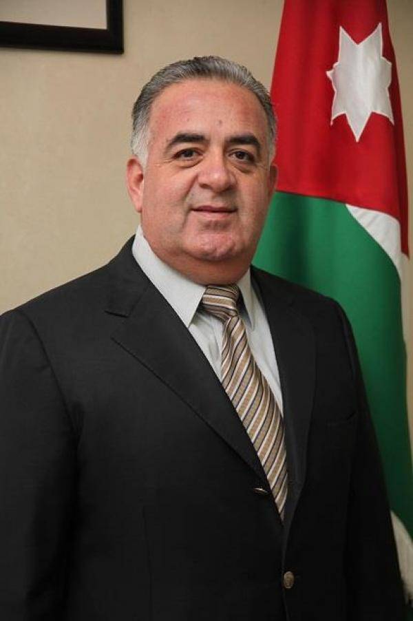 عناب يعتذر عن عضوية مجلس صناعة عمان