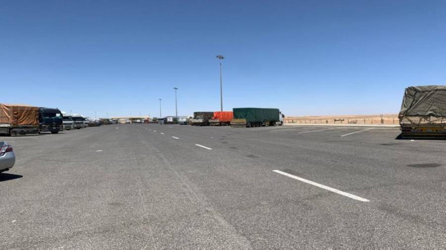 اللوزي: تنفيذ أول عملية مناولة في منفذ العمري الحدودي