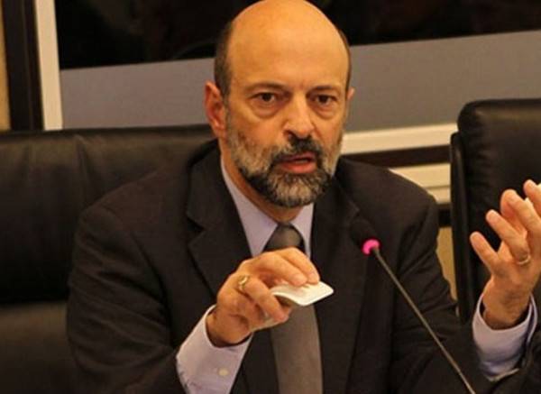 الرزاز يناقش التحديات والتوجهات المستقبلية في ضوء كورونا