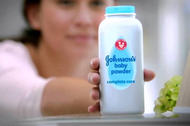 جونسون تتوقف عن بيع بودرة الأطفال الشهيرة بعد تسببها في إصابات بالسرطان