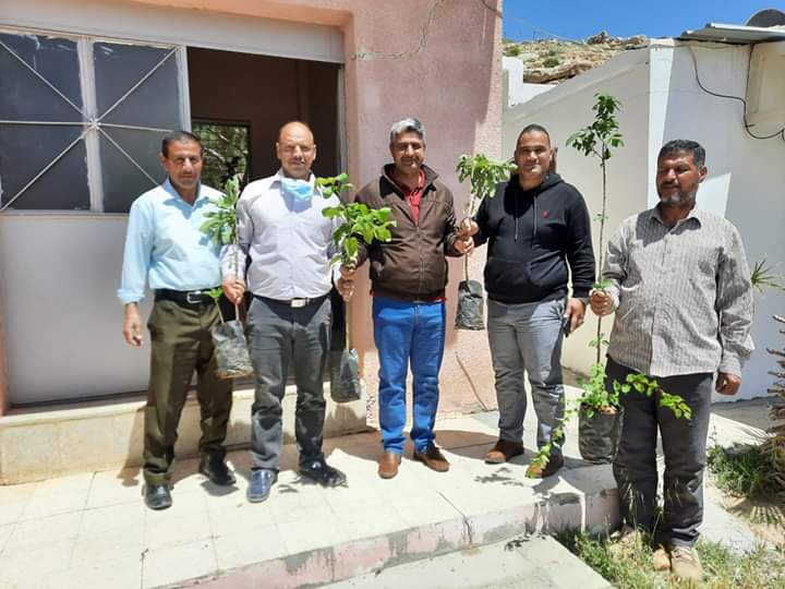 العربية ترسل أشجاراً لدعم الحدائق المنزلية في بصيرا – الطفيلة