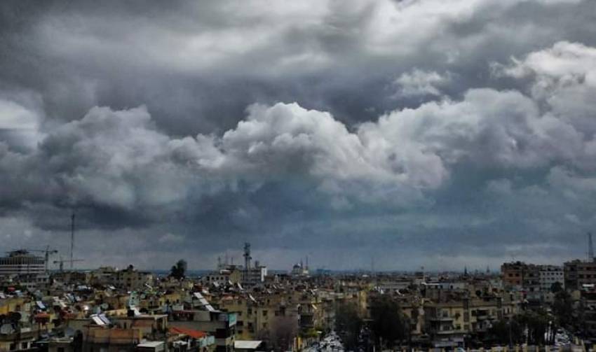 الطقس :منخفض جوي يؤثر على المملكة الاحد