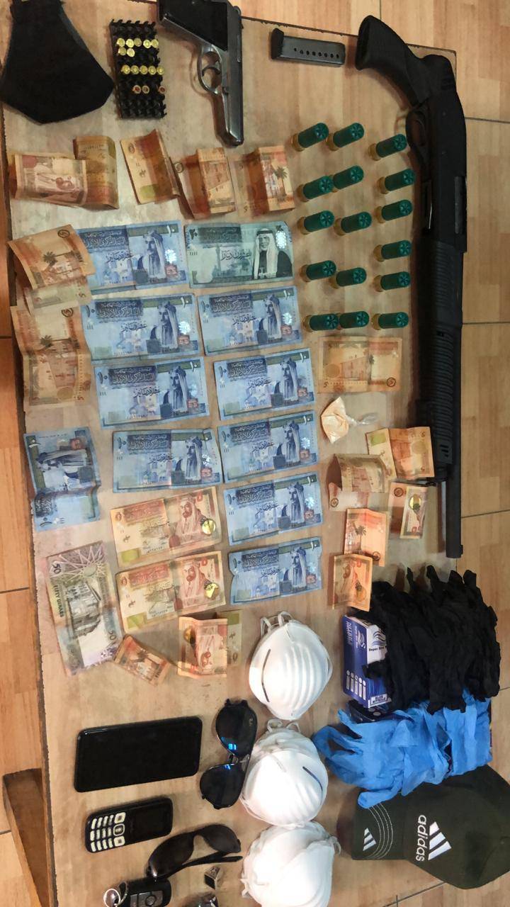 الامن العام: القبض على ثلاثة اشخاص تورطوا بارتكابها  سلب صيدليات بحوزتهم سلاحين ناريين في العاصمة