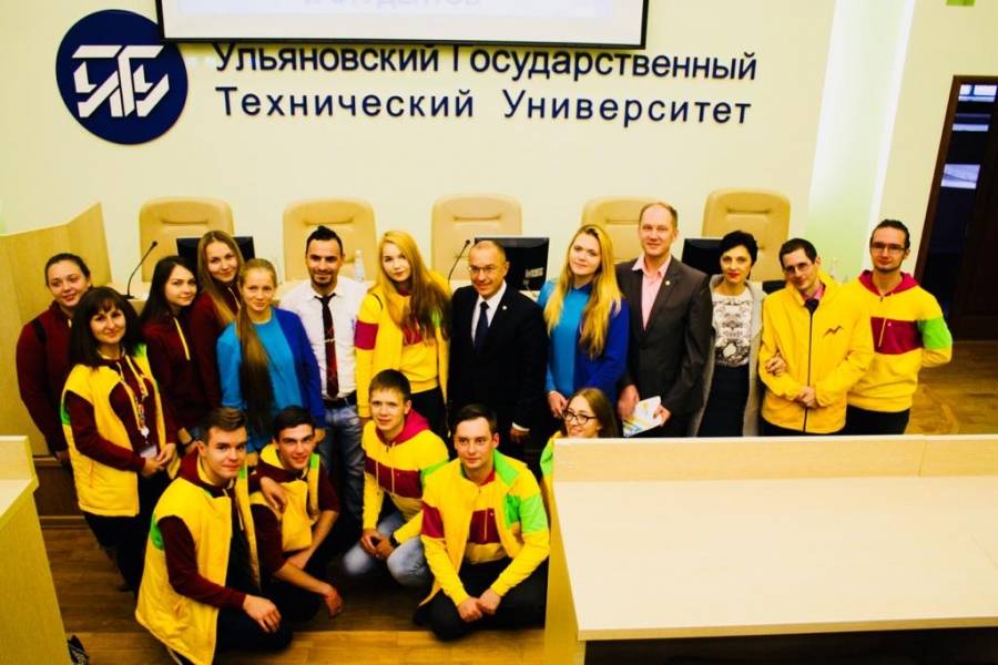 الدرابسه يكتب الهوية الوطنية  لدى الشباب الروسي: التمثيل والمشاعر والعمل