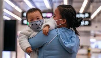 تقرير صادم... الكمامات خطر على حيات الأطفال